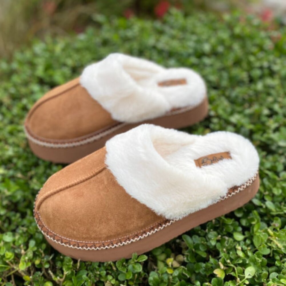 Very G Delaney 2 Tan Fur Lined Slippers